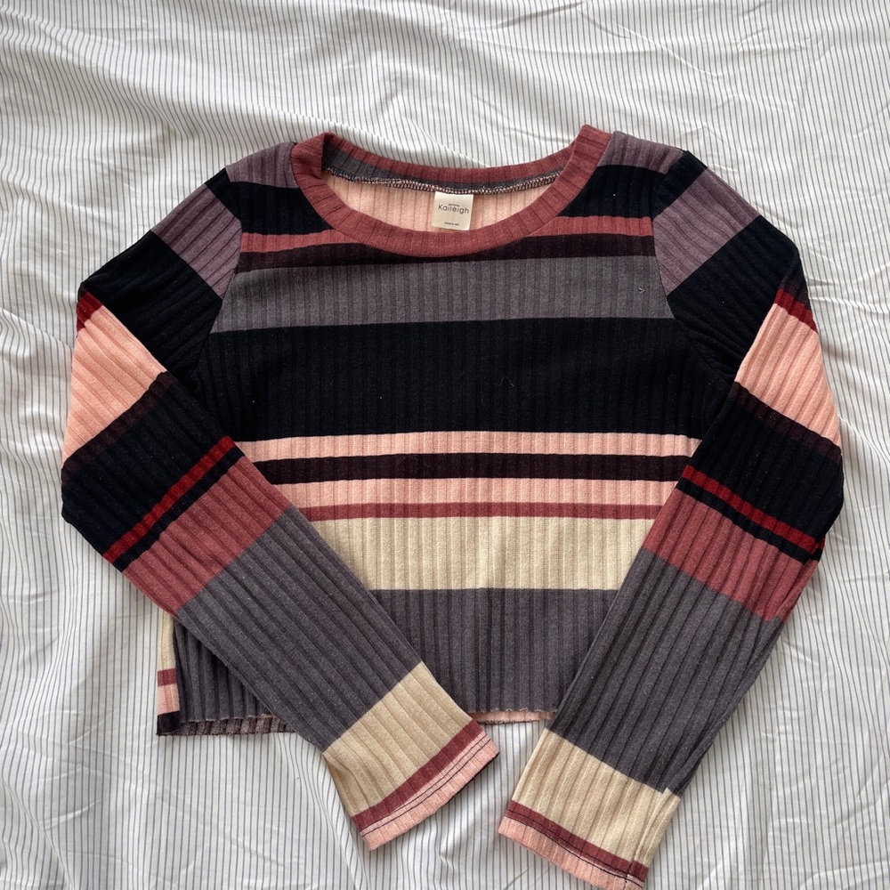 Stripped cropped long sleeve top